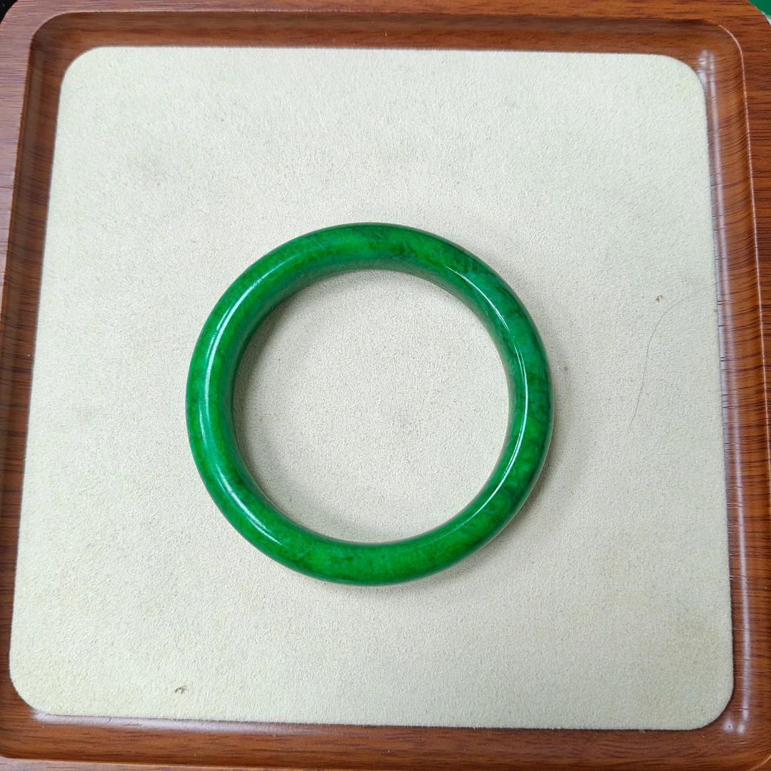 绿胆石玉石珠宝手镯