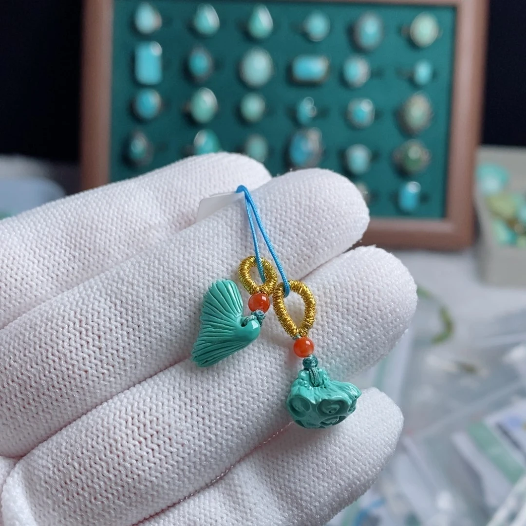 绿松石颈饰未镶嵌