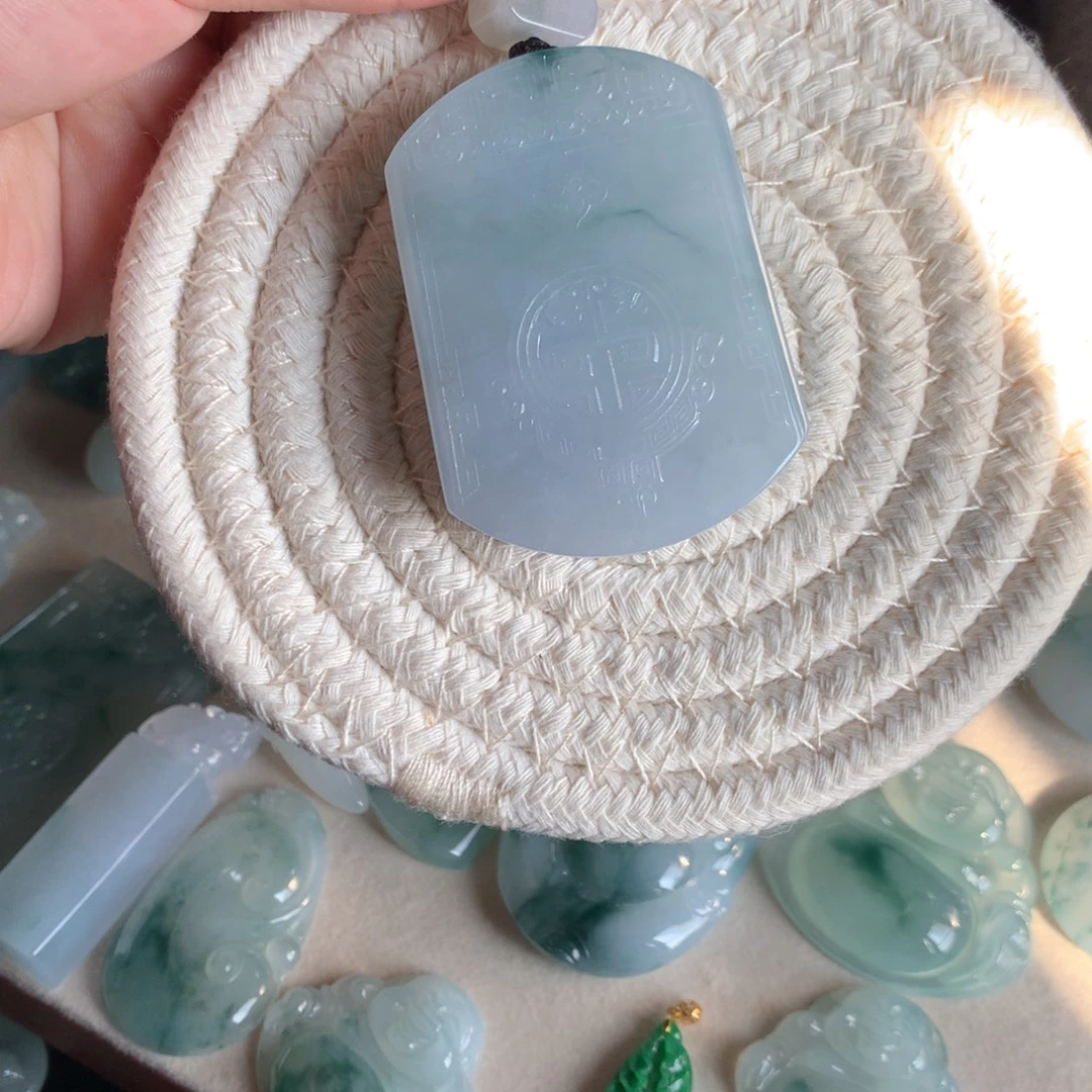 翡翠未镶嵌吊坠(不含链)翡翠