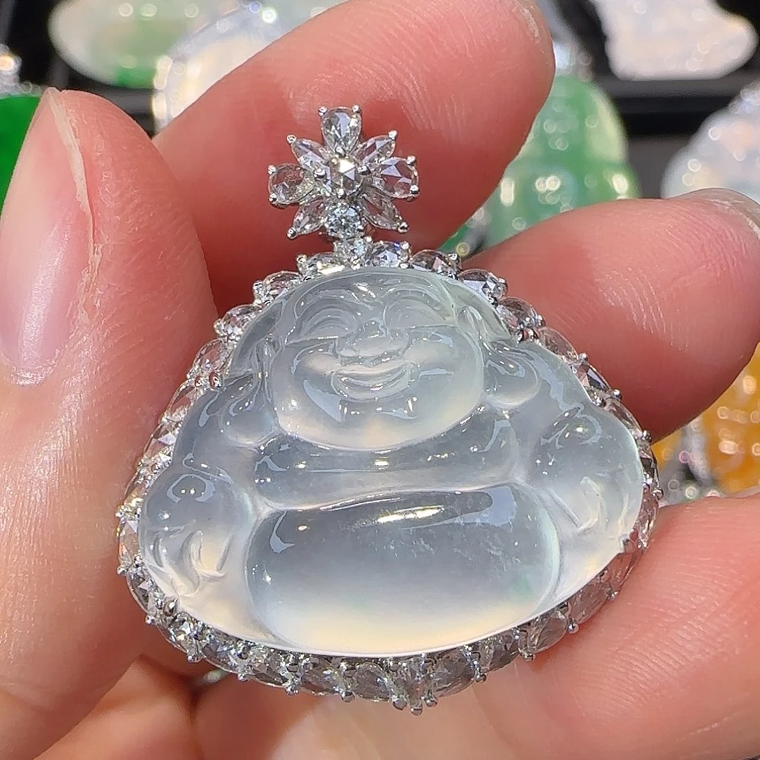 翡翠18K金镶嵌颈饰