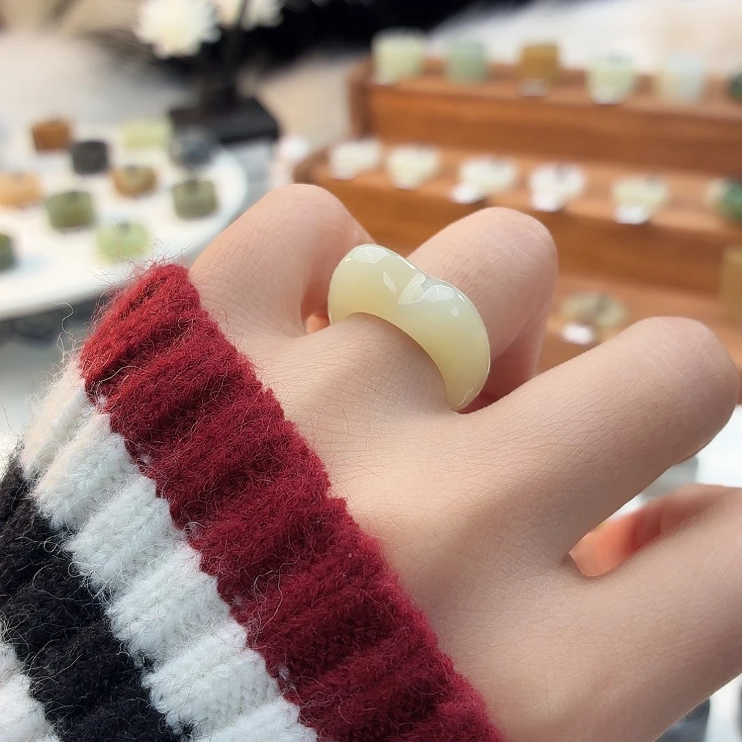和田玉未镶嵌戒指i45奶黄猫耳16.1mm