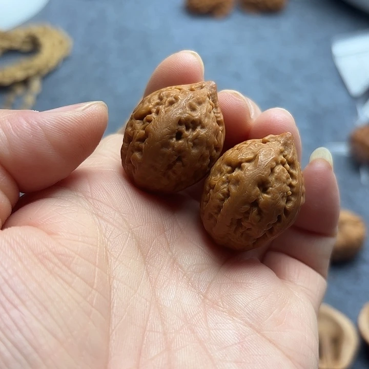 文玩核桃把件粗筋八棱手捻1825