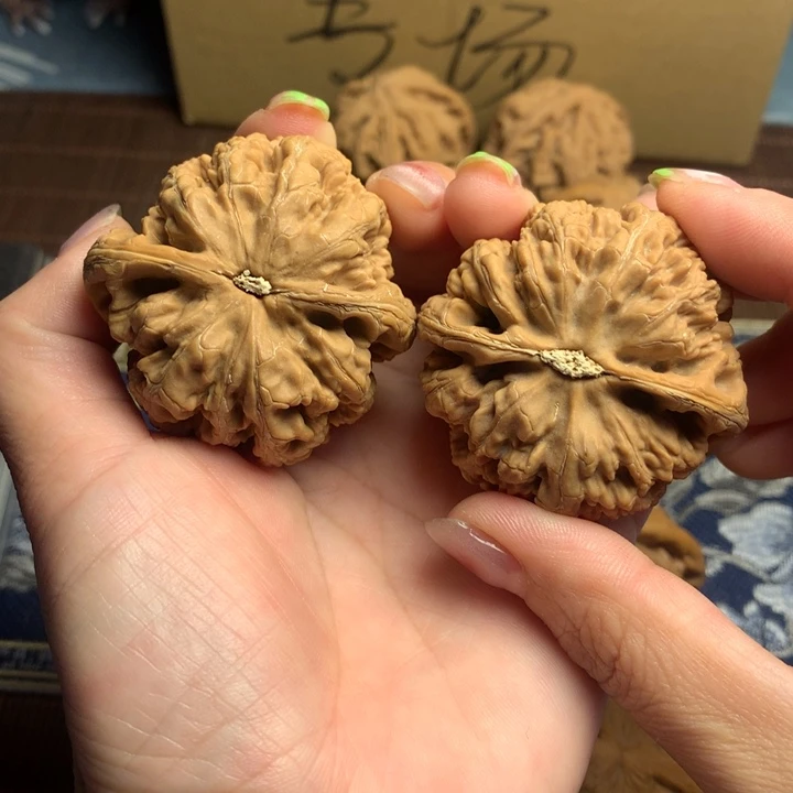 吊坠文玩核桃不**.粗筋