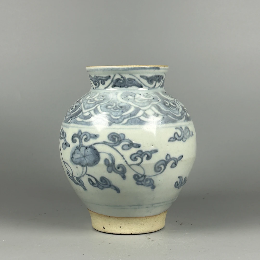 ［022021060］明 缠枝花卉纹罐