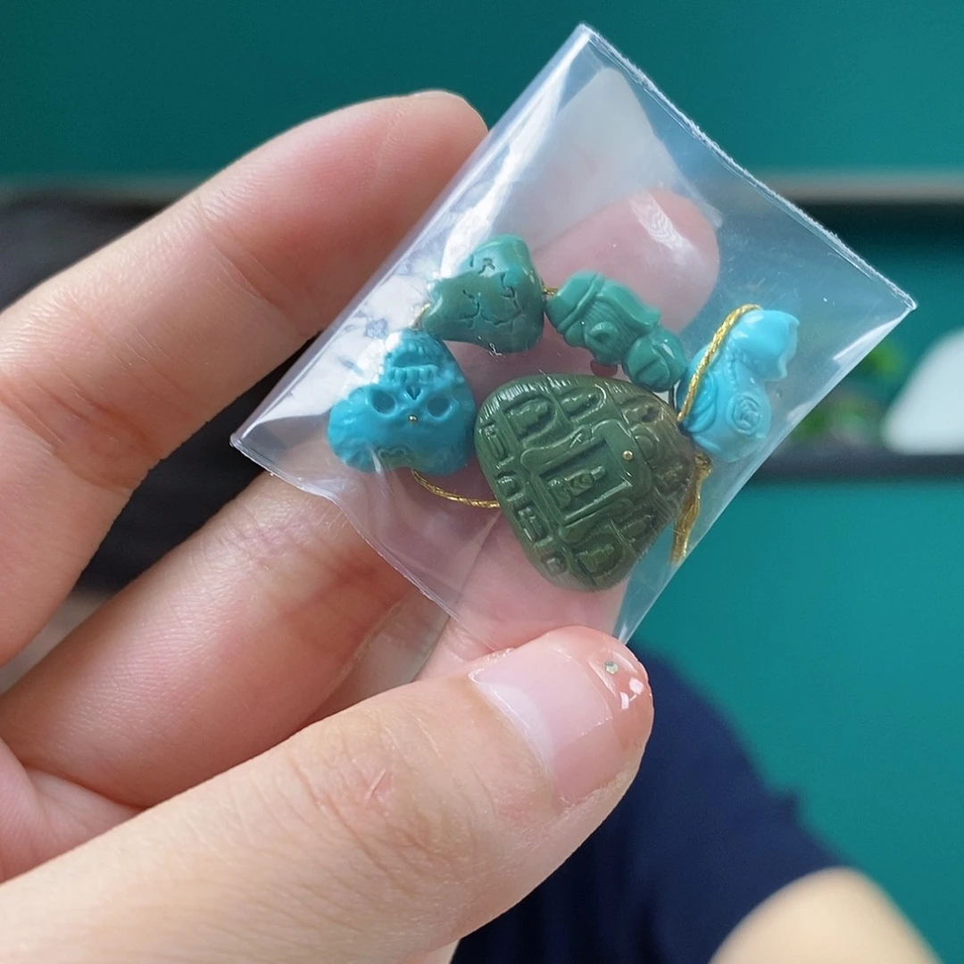 绿松石未镶嵌珠宝奇石