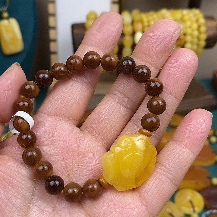 蜜蜡未镶嵌颈饰手牌