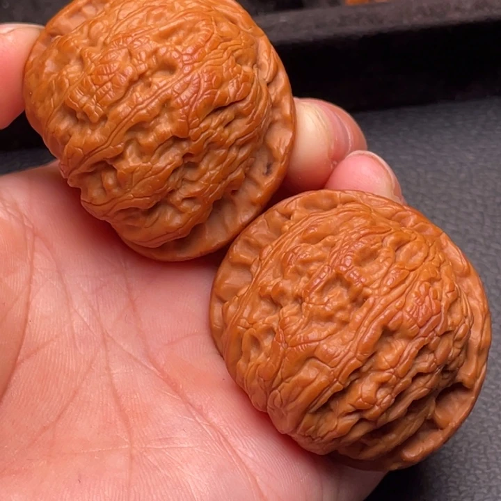 文玩核桃把件秦岭野生核桃