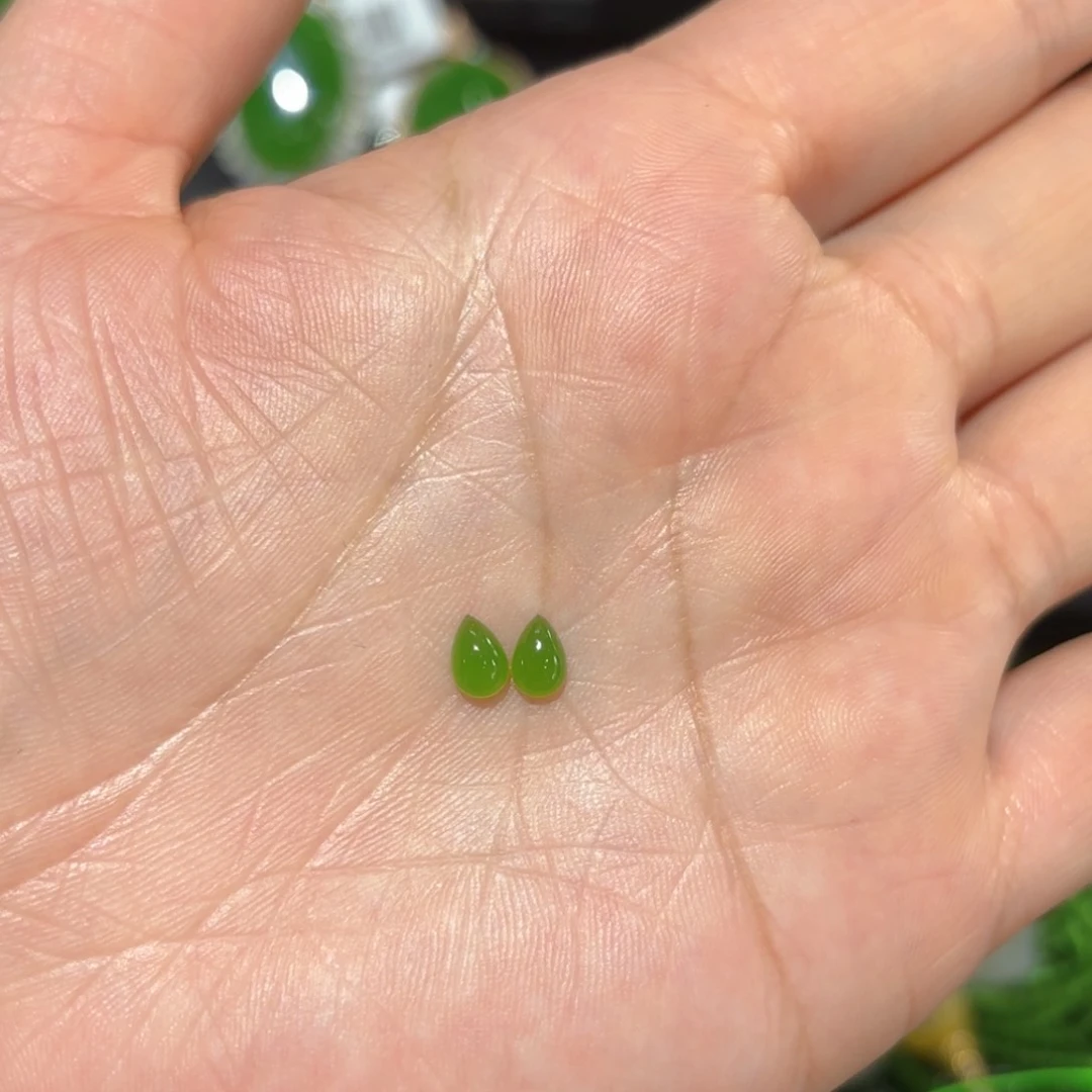 和田玉（碧玉）未镶嵌珠宝半成品老****）