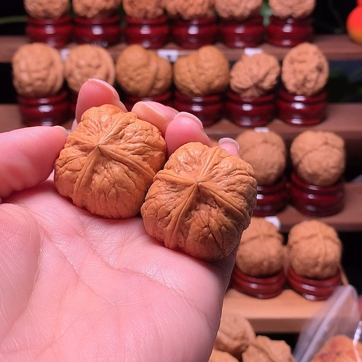 桃核吊坠金蜢四棱36尺寸