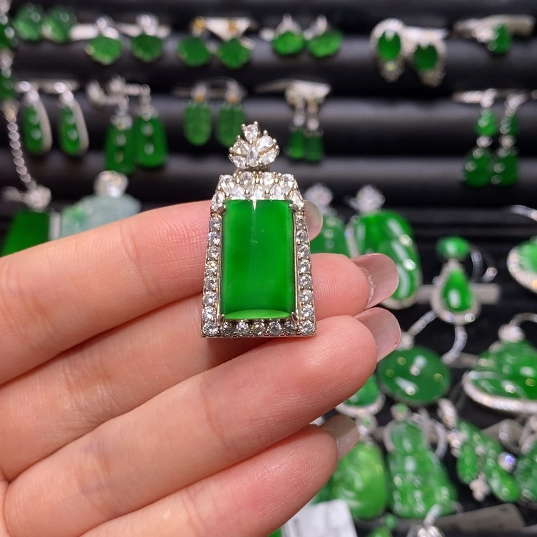 翡翠18K金镶嵌吊坠(不含链)