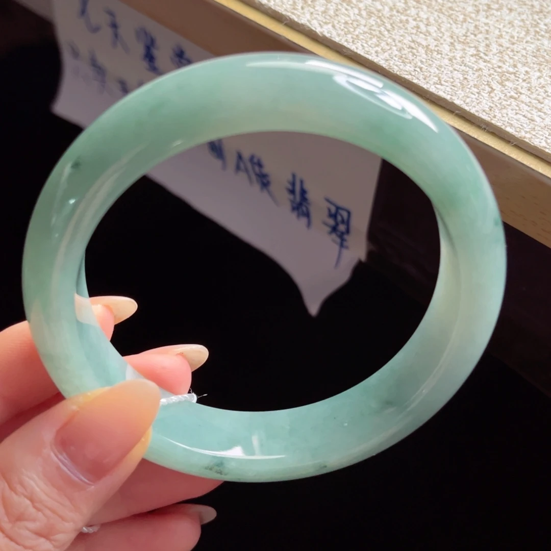 翡翠未镶嵌手镯手镯