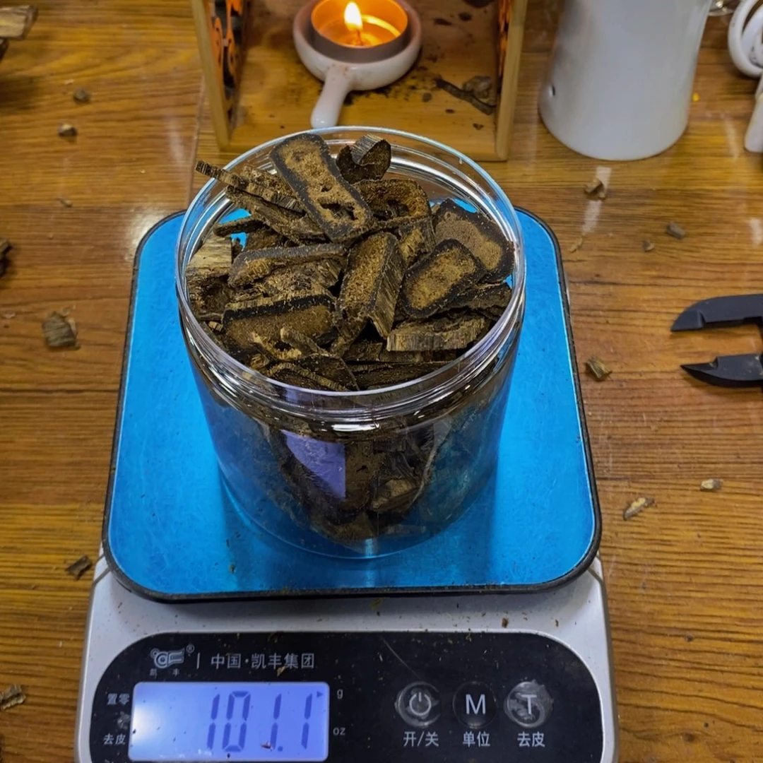 沉香碎屑沉香花*海南紫棋碎料100克