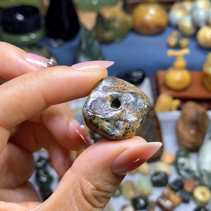 岫岩河磨玉（透闪石质玉）未镶嵌挂件