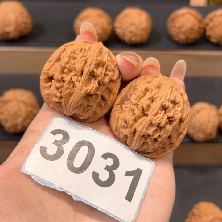 吊坠桃核虎头文玩核桃