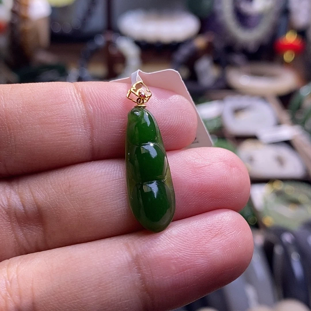 颈饰未镶嵌和田玉收藏级碧玉老矿料高冰辣绿金镶福豆