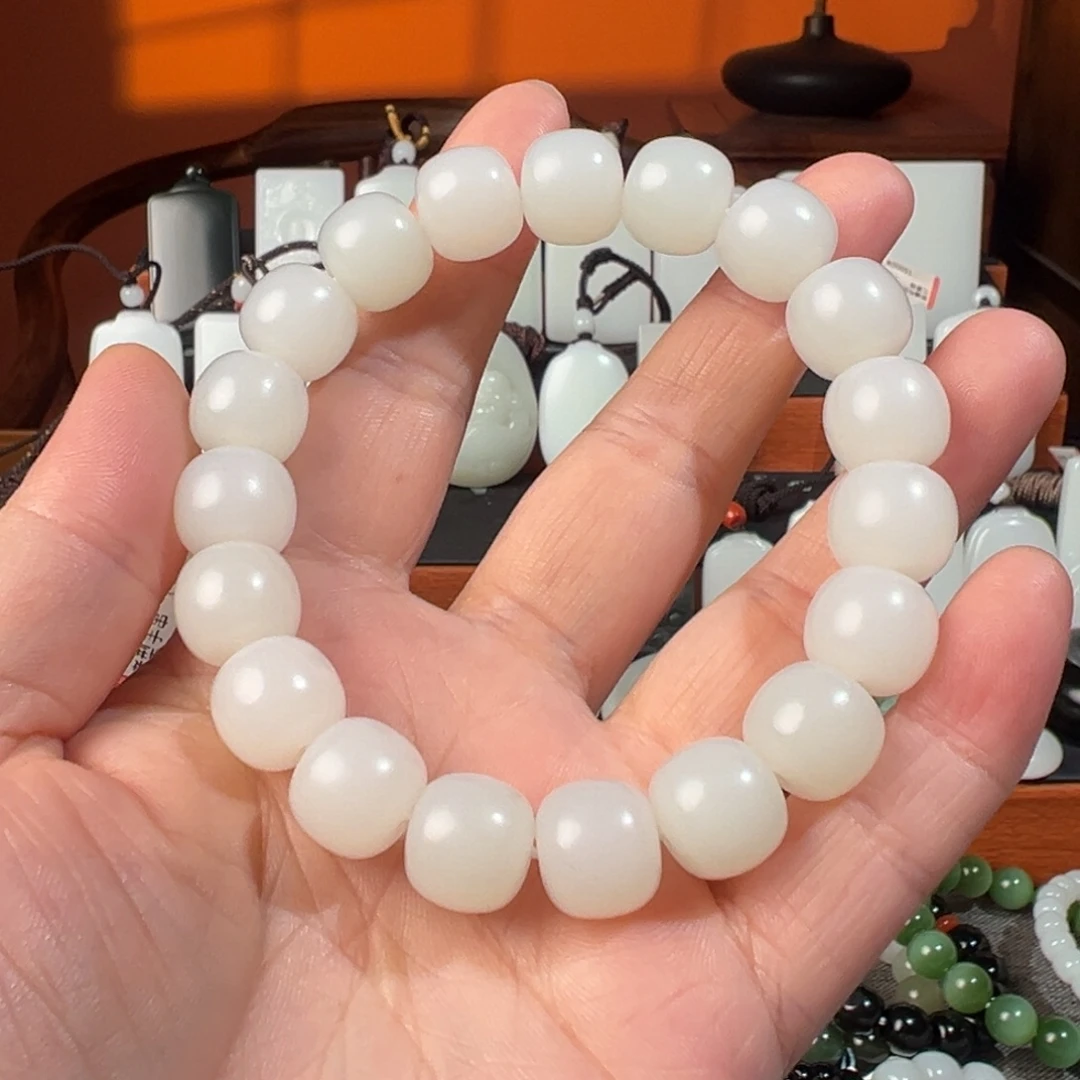 *****和田玉未镶嵌颈饰