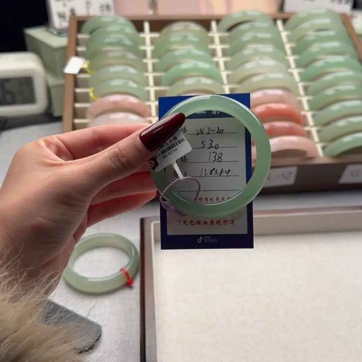 桅***枝东陵石未镶嵌手镯