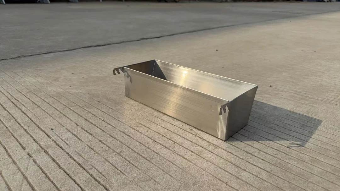 不锈钢挂钩食槽一个