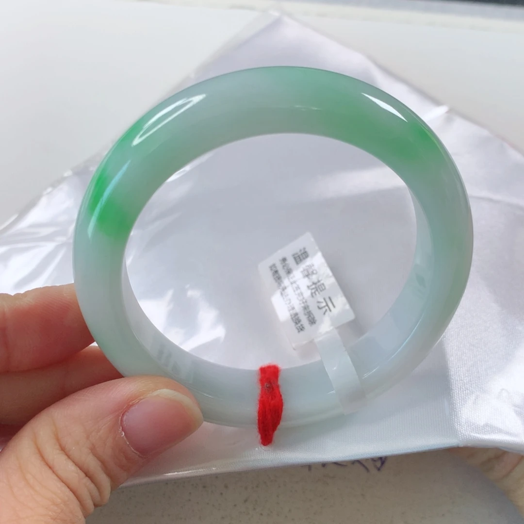 未镶嵌手镯翡翠风**丽 需包容裂纹