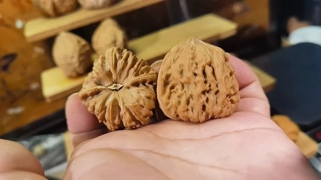 文玩核桃头茬精品平谷凹底