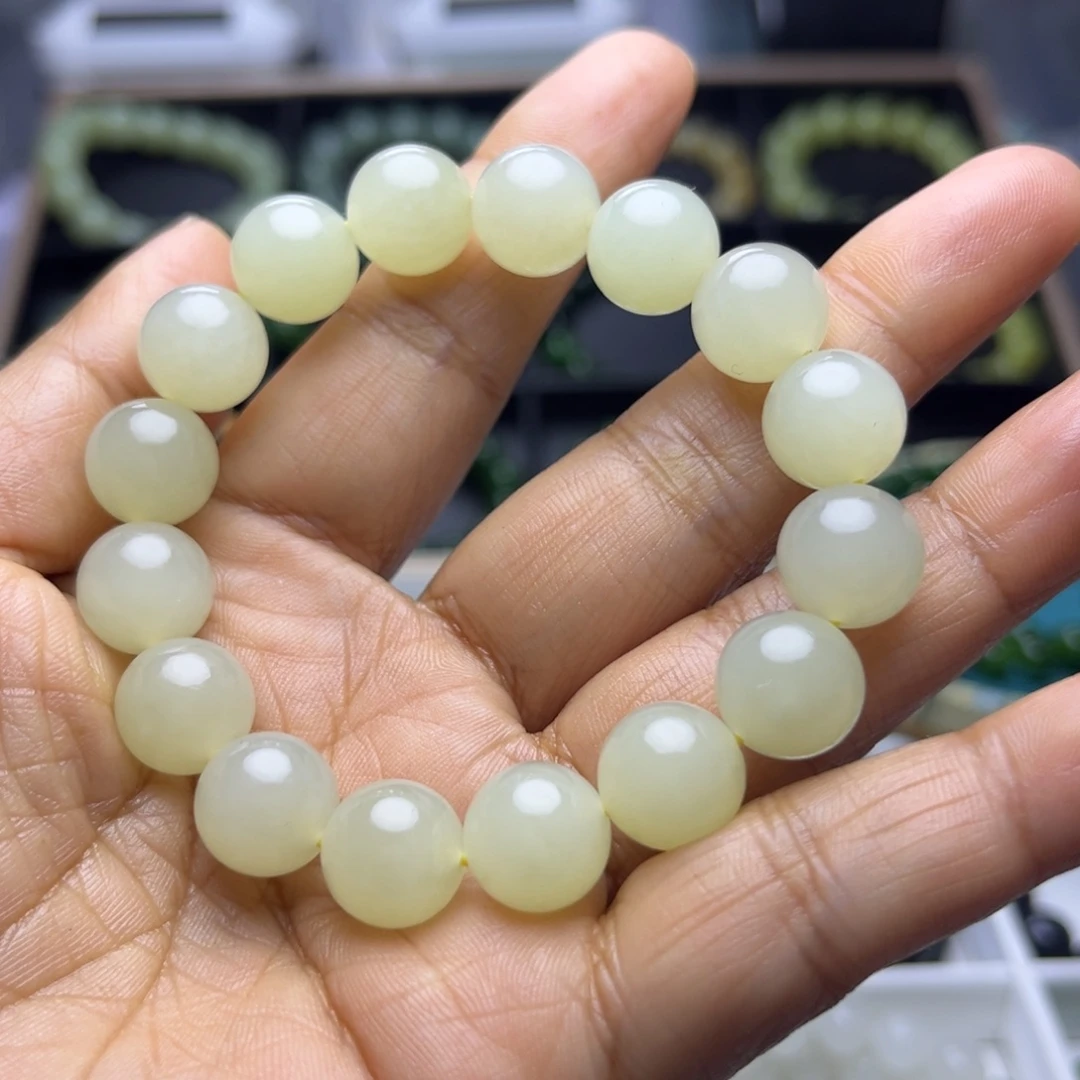 和田玉未镶嵌手串