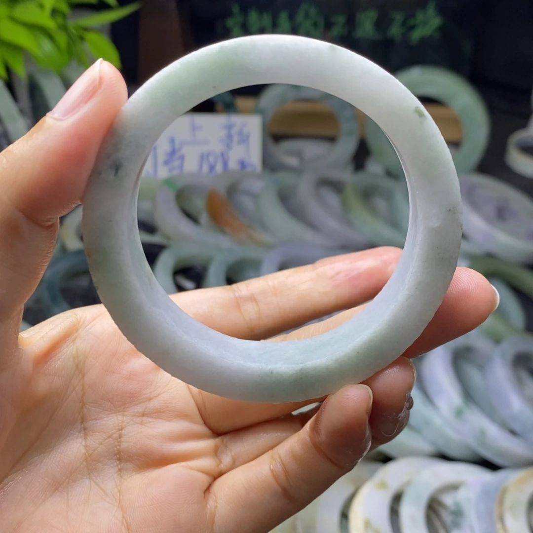 定制翡翠未镶嵌手镯