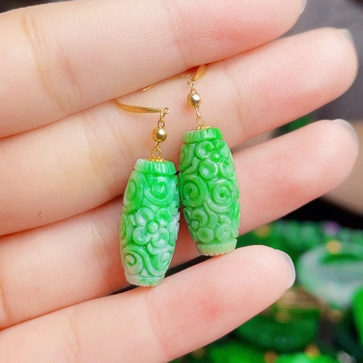 翡翠18K金镶嵌颈饰多样性