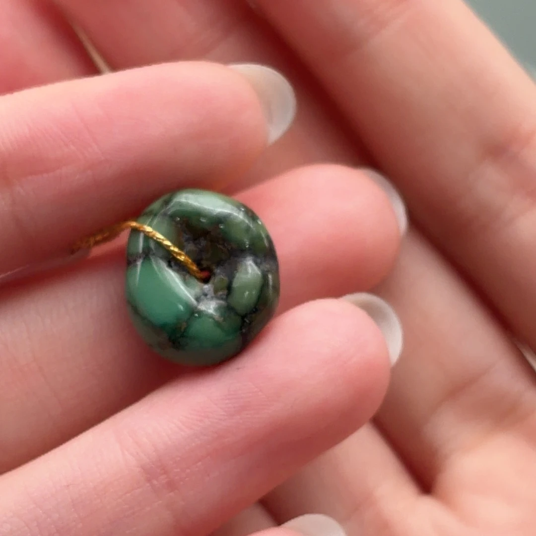 绿松石未镶嵌颈饰