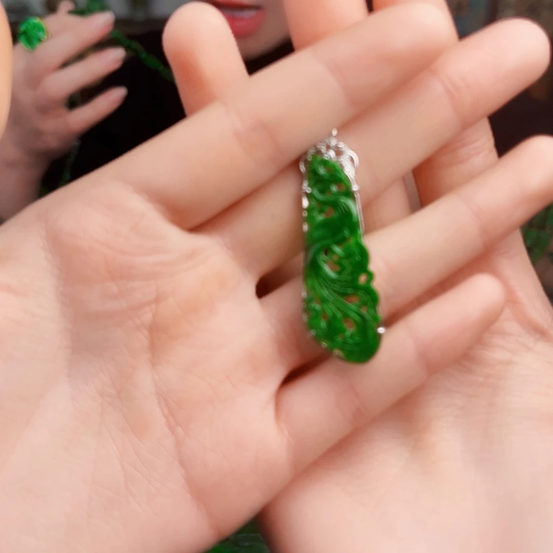 颈饰银S925镶嵌翡翠多样性