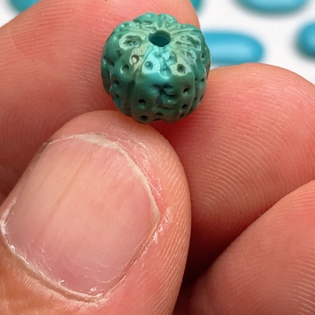 绿松石未镶嵌颈饰