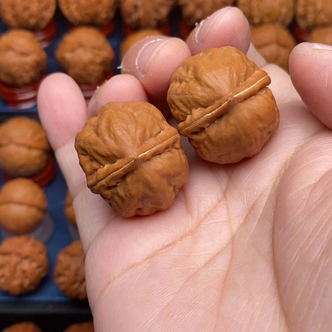 把件文玩核桃手捻木沉珠