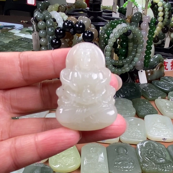 和田玉未镶嵌颈饰