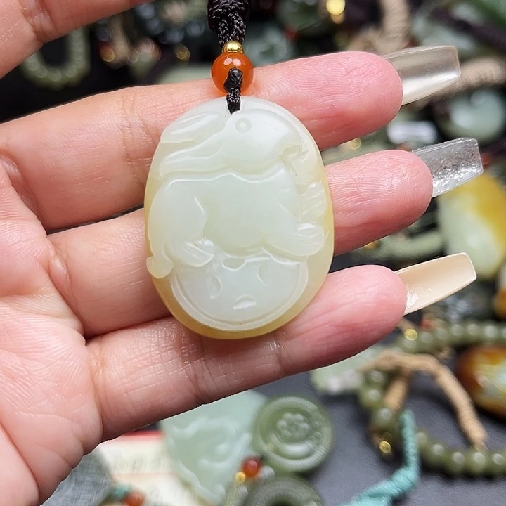 和田玉未镶嵌颈饰