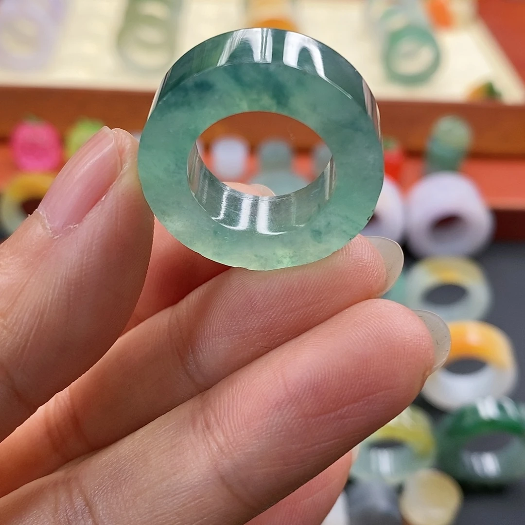 哈***，定制翡翠未镶嵌翡翠