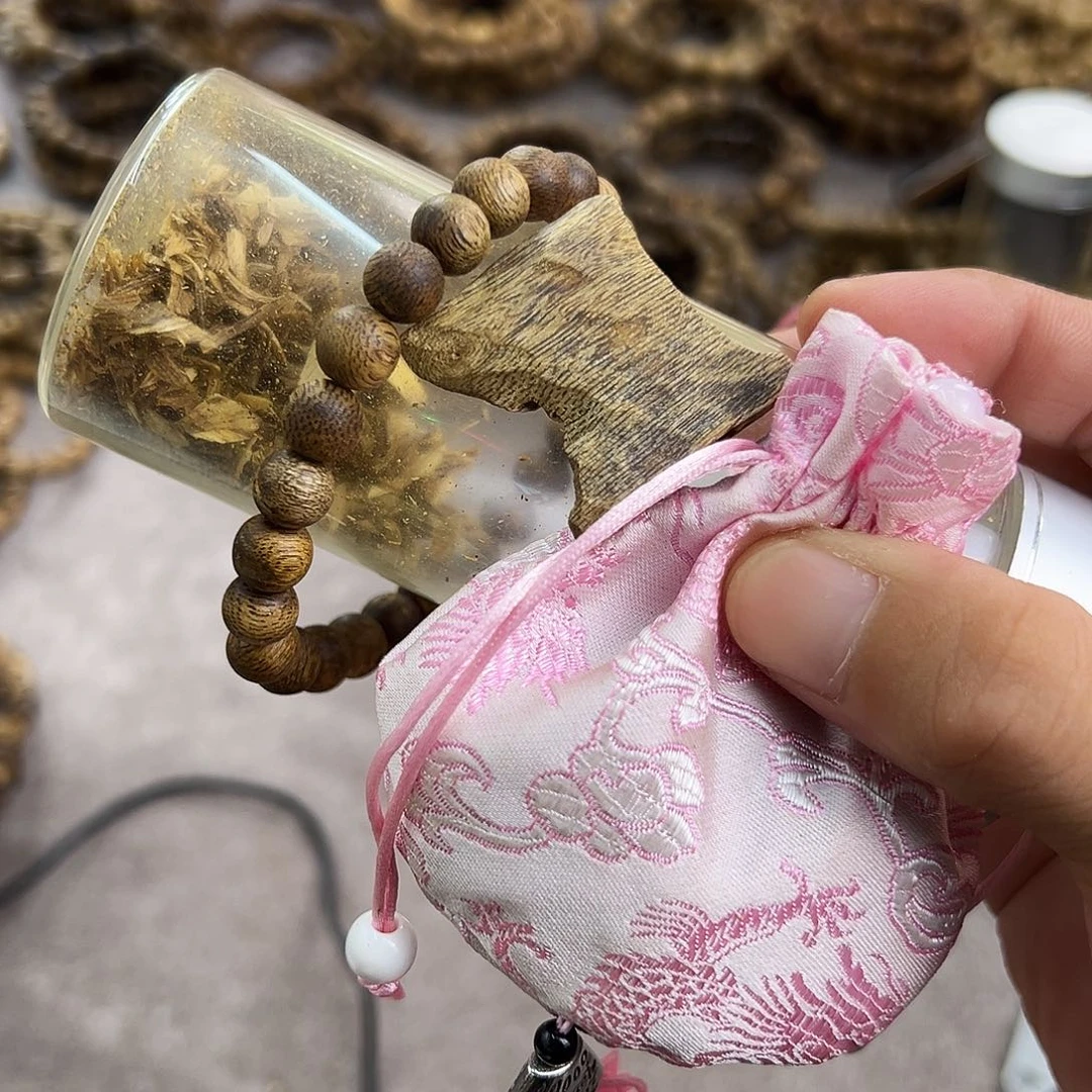 沉香沉香香囊沉香白棋虫漏0.8圆珠单圈福利款多样性发一