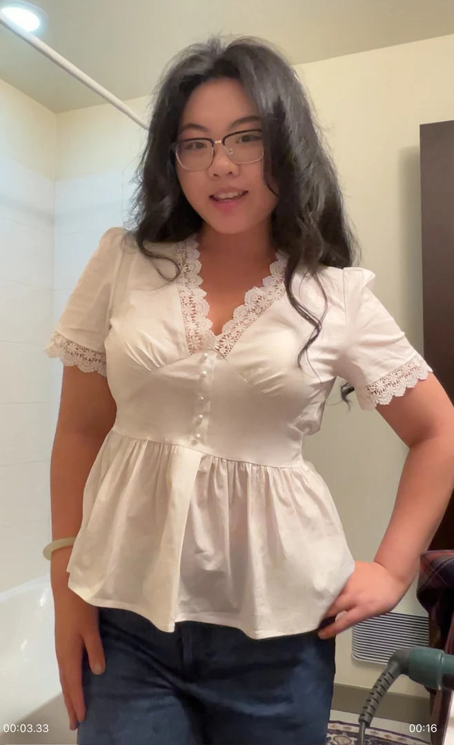 过分了！神级掐腰！初秋必备正肩白上衣，纯欲遮肚子美版女装