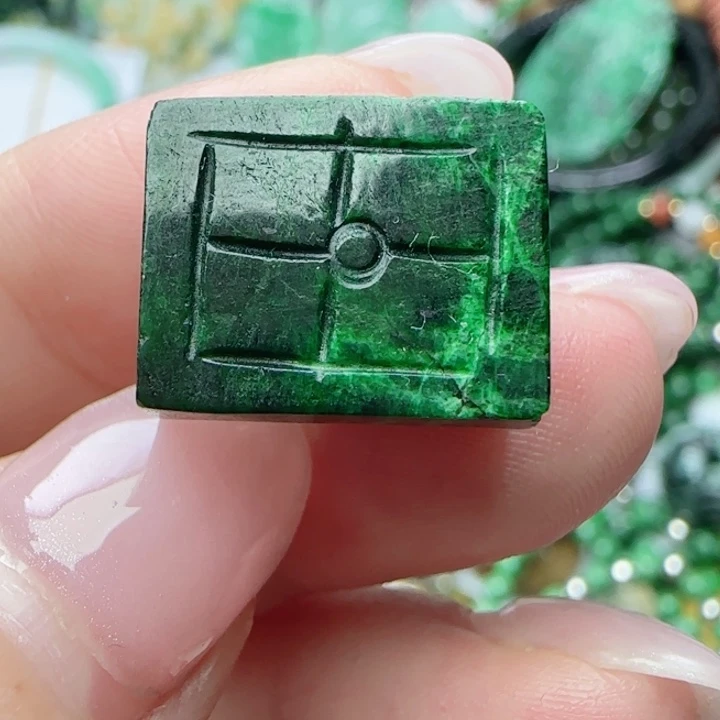 翡翠未镶嵌颈饰天然A货35