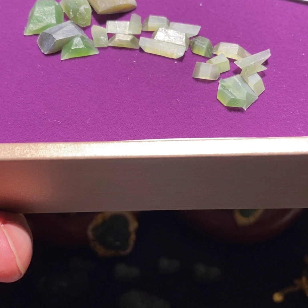 丁***当未镶嵌和田玉（碧玉）珠宝半成品