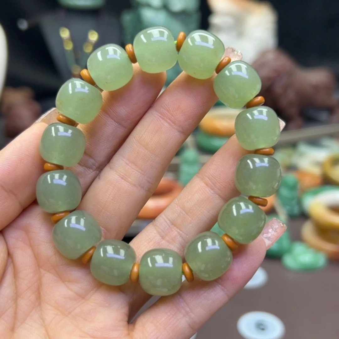 未镶嵌手镯石英岩玉