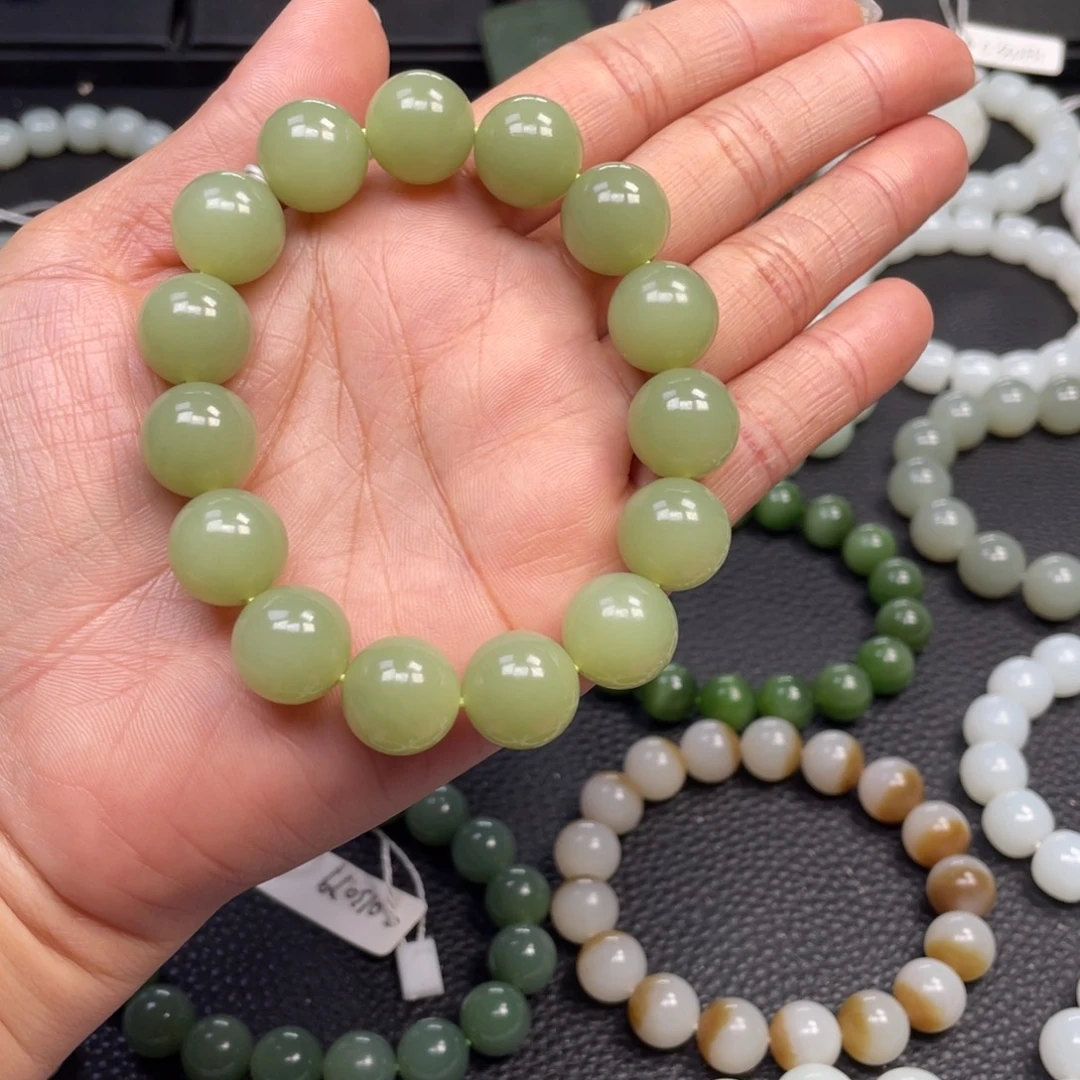 文***少和田玉未镶嵌手链