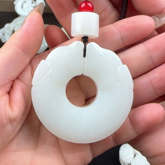 和田玉（糖玉）未镶嵌颈饰