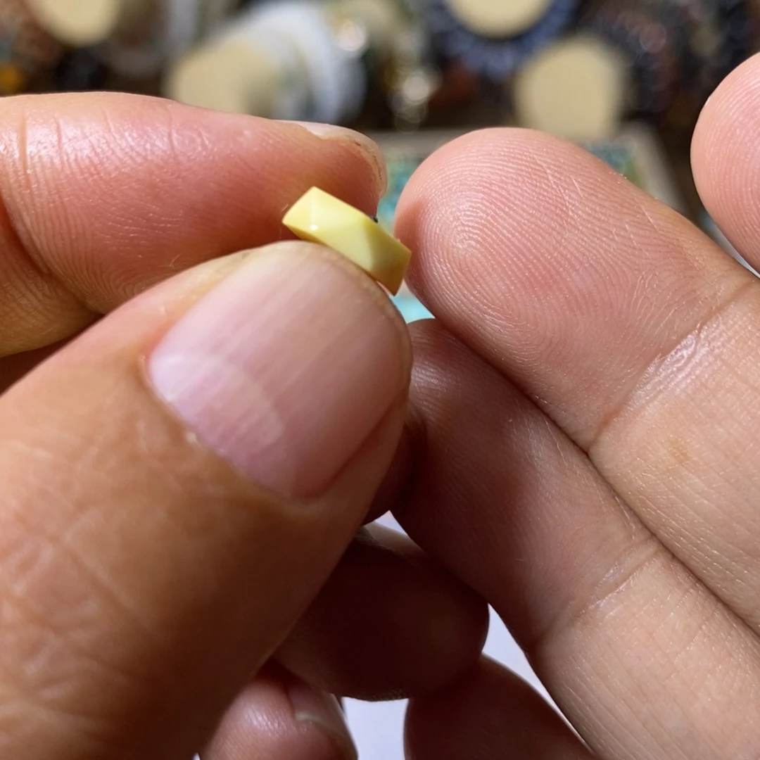 蜜蜡未镶嵌裸石配饰