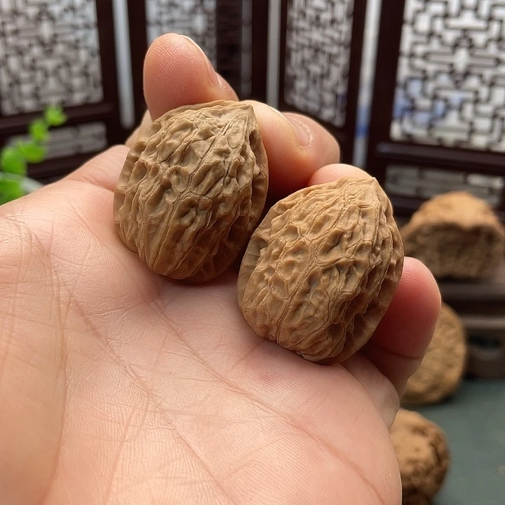 文玩核桃吊坠金牛