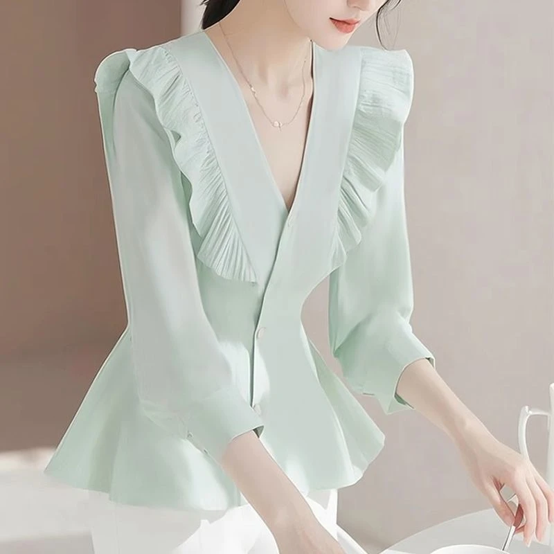 夏季法式独特漂亮小众轻奢减龄洋气高级感绿色荷叶边收腰通勤衬衫