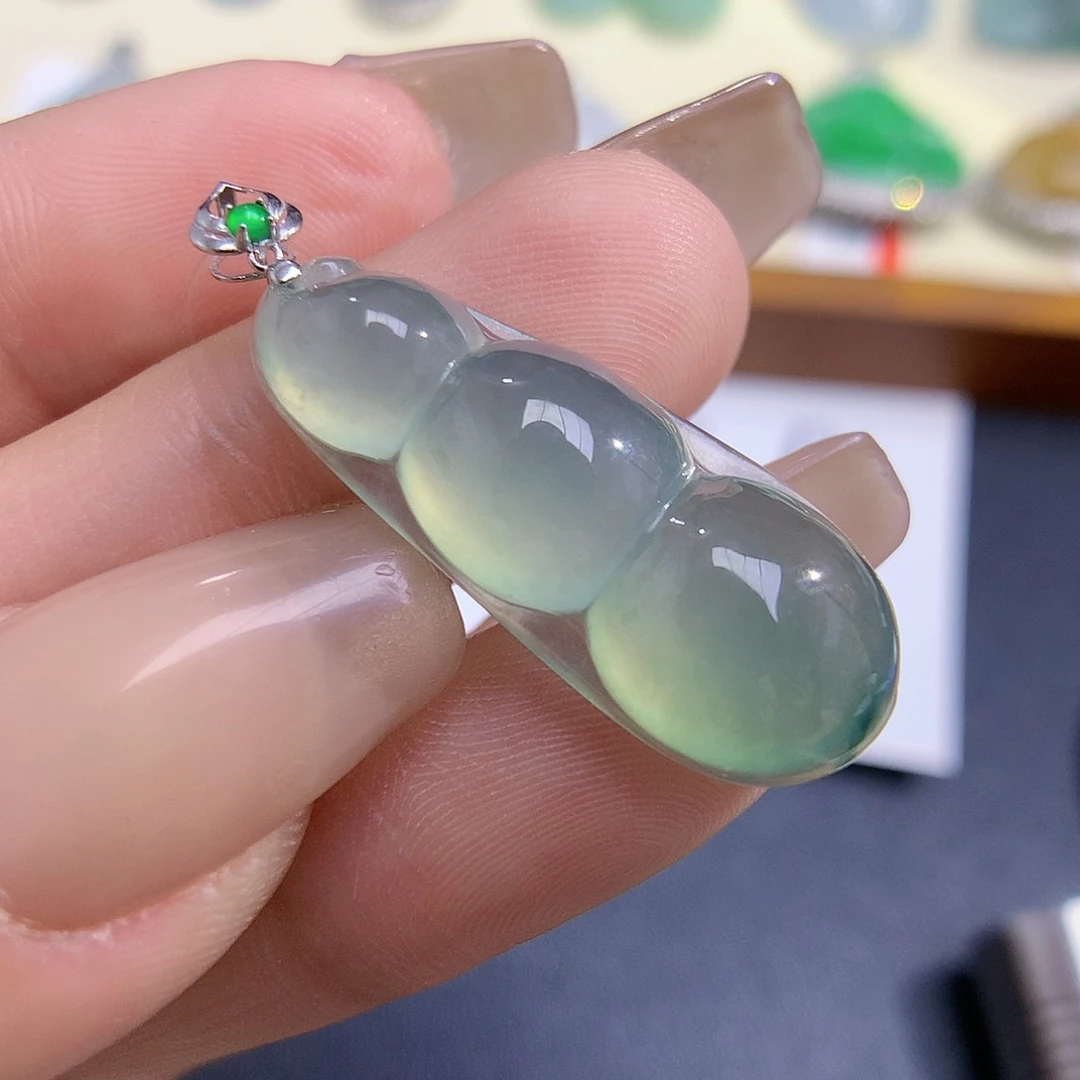 翡翠颈饰18K金镶嵌福豆