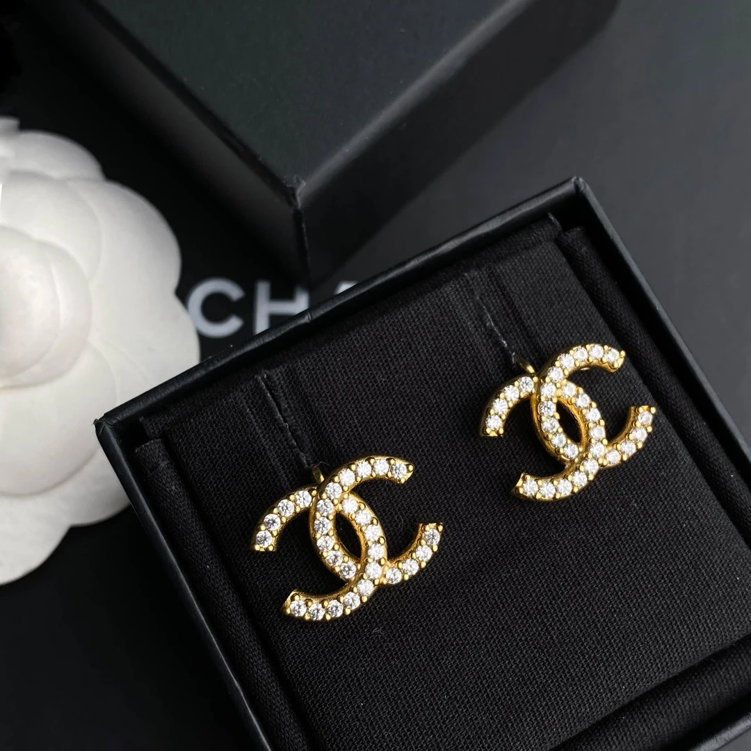 全新未使用 Chanel/香奈儿 经典双C 金色logo镶钻耳夹 S4509