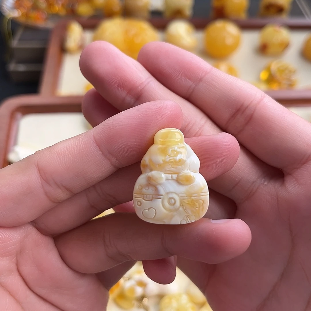 琥珀未镶嵌珠宝奇石