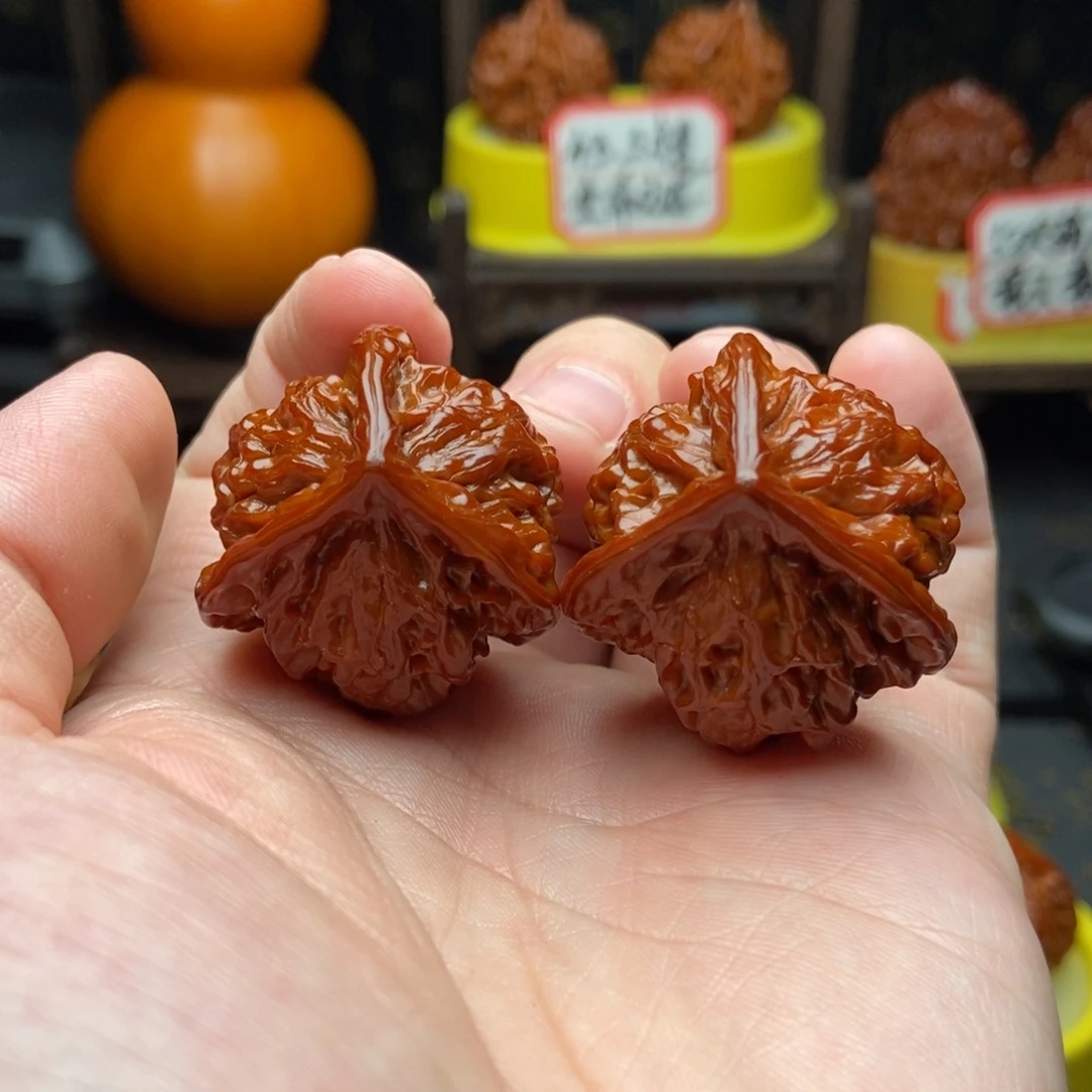 文玩核桃吊坠34三棱
