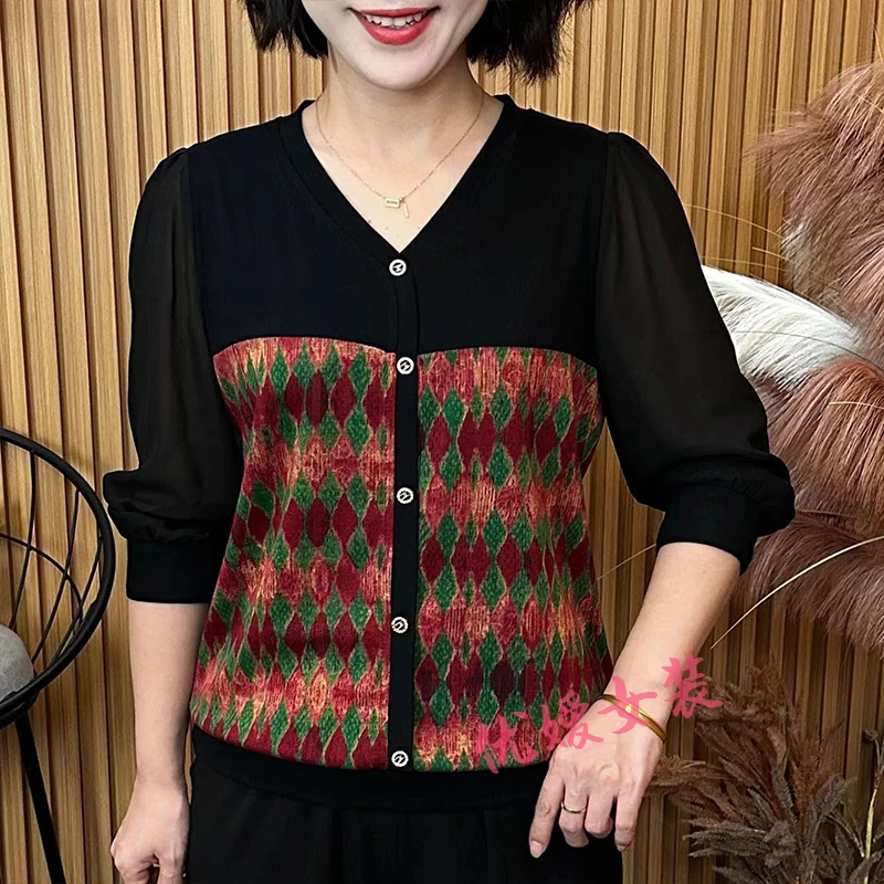 中老年女装秋季V领拼接菱形格宽松显瘦百搭洋气妈妈装长袖上衣