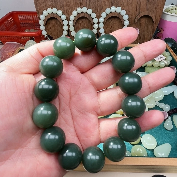 和田玉（糖玉）未镶嵌颈饰